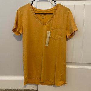 Universal Threads Tee
